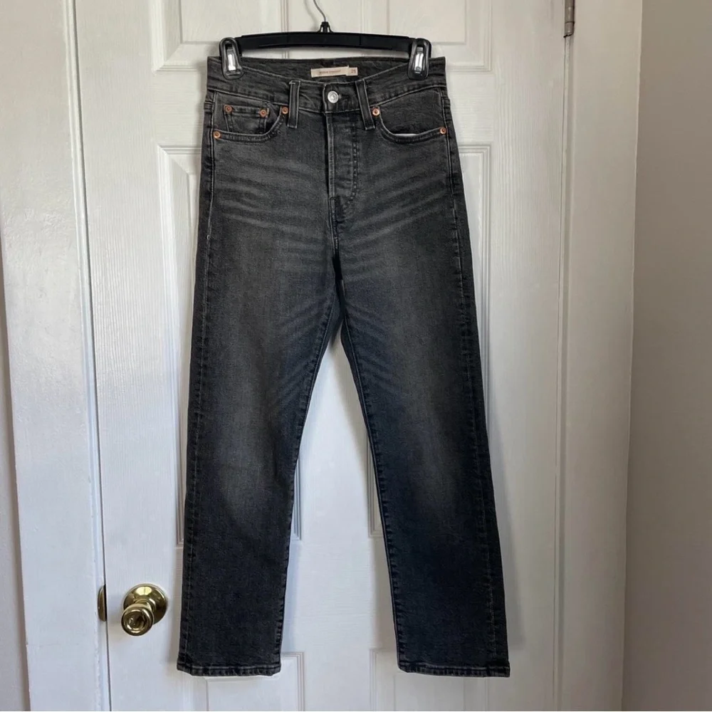 Levi's Women’s Wedgie Straight Faded Black Denim Jeans. W25” x L26”. - Picture 2 of 12